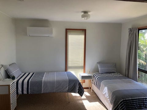 Canberra Cres 42 Burrill Lake - Tourism Brisbane 1