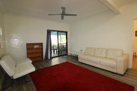 Cape Cod Beach House, 25 Skyline Crescent - Brisbane Tourism 3