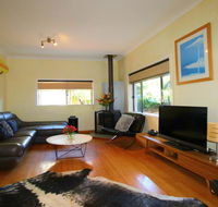 Cape Cod Beach House 25 Skyline Crescent - Brisbane Tourism