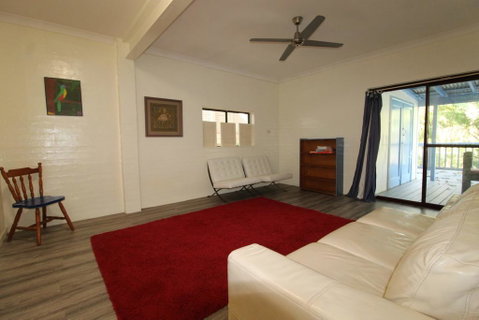 Cape Cod Beach House, 25 Skyline Crescent - Brisbane Tourism 1