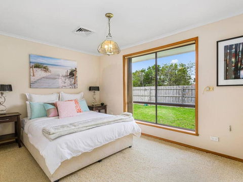 CAPEL Family Home, Large Yard, Close To Beach - Brisbane 4u 2