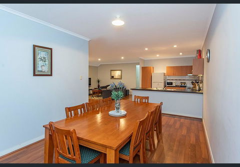 Cardiff St House - Tourism Brisbane 3
