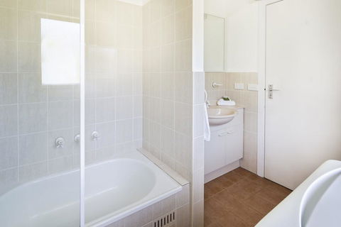 Caribou 3 - Modern & Spacious With Views Over Lake Jindabyne - Tourism Brisbane 2