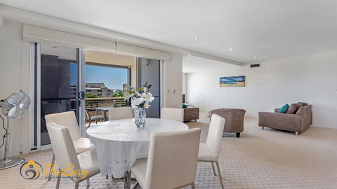 Carrington No.4 - Nelson Bay CBD - Brisbane Tourism 2