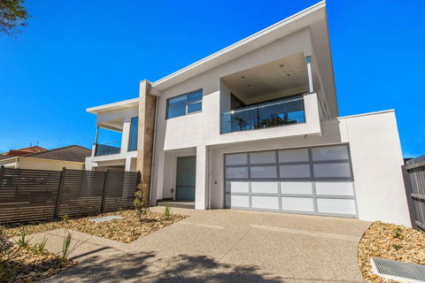 CASABLANCA - DROMANA - Tourism Brisbane 0