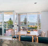 Castillo Del Mar 10 - Lake View Roof Terrace with Spa - Brisbane Tourism