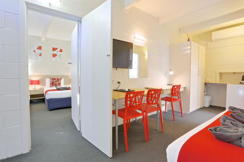 Castle Creek Motel - Brisbane 4u 1