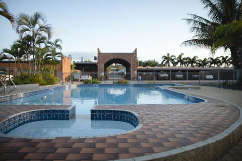 Castle Motor Lodge - Tourism Brisbane 2