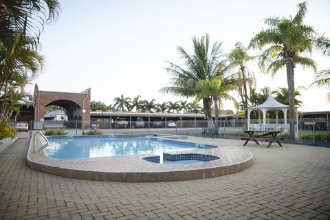 Castle Motor Lodge - Tourism Brisbane 3