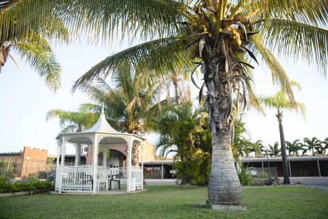 Castle Motor Lodge - Tourism Brisbane 1