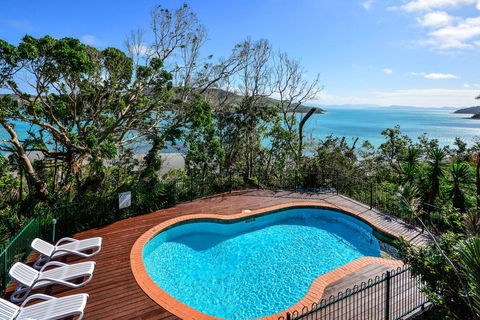 Casuarina 18 Ocean View House Central Location BBQ Golf Buggy - Tourism Brisbane 1