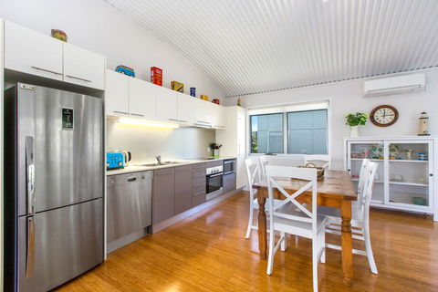 CASUARINA BEACH SHACKS 10 - Brisbane 4u 2