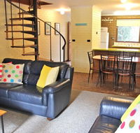Cedar Holiday Units - Apartment 3 - Brisbane Tourism