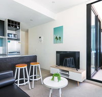Central and Modern Apartment in Melbourne CBD - Tourism Brisbane