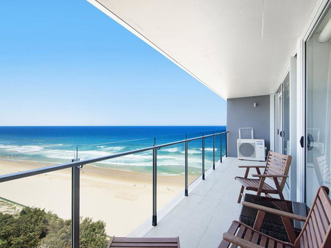Central Surfers Paradise - Absolute Beachfront - Tourism Brisbane 1