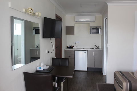 Centrepoint Motel - Tourism Brisbane 3