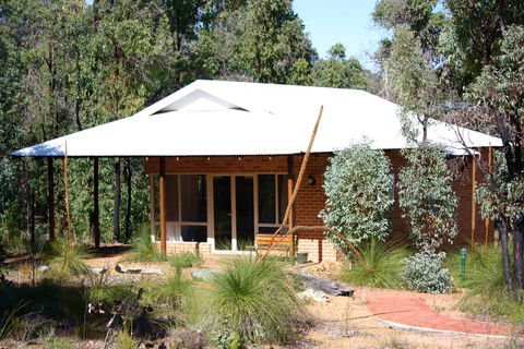 Chalets On Stoneville - Tourism Brisbane 0