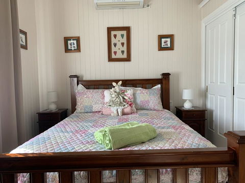 Cherry Blossom Cottage - Tourism Brisbane 1
