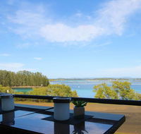 CHILL-OUT LAKESIDE  FORSTER - Brisbane Tourism