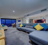 Circle on Cavill 37th Floor Ocean and River Views - Tourism Brisbane