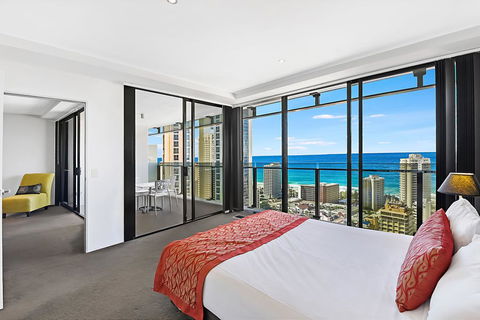 Circle On Cavill Ocean View - Tourism Brisbane 1