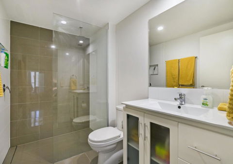 City Getaway Modern Bowen Hills 1 Bedroom With Free WIFI And Parking - Brisbane Tourism 3
