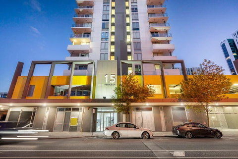 City Rest With Views - High Up Sleeps 4 + Parking - Brisbane Tourism 3