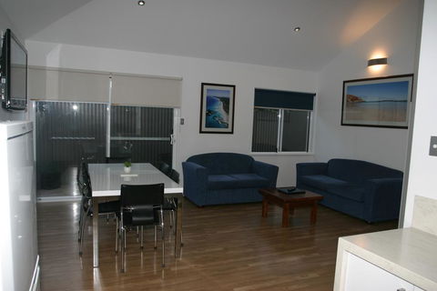 Clearwater Motel Apartments - Tourism Brisbane 3