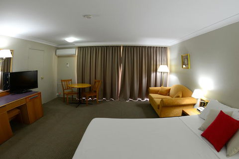 Club Inn Motel - Tourism Brisbane 3