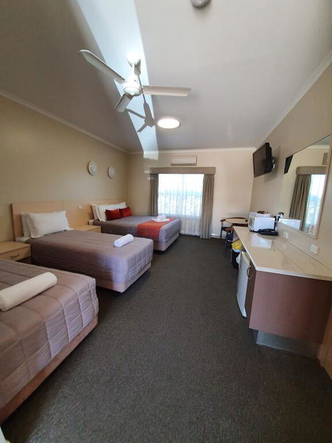 Club Motor Inn - Tourism Brisbane 1