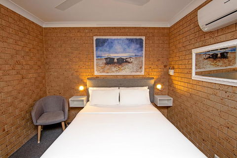 Coast Inn Motel - Brisbane Tourism 3