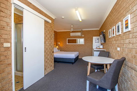 Coast Inn Motel - Brisbane Tourism 2