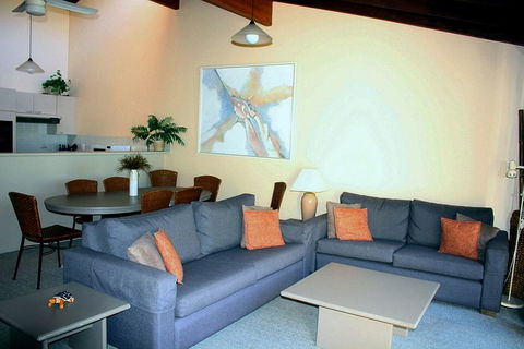 Coastal Retreat Unit 3 - Tourism Brisbane 1