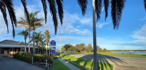 Coastal Waters Motor Inn - Tourism Brisbane 1