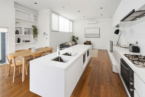 Cogens Two Bedroom Townhouse - Brisbane Tourism 3