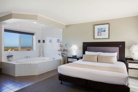 Comfort Inn On Raglan - Tourism Brisbane 0