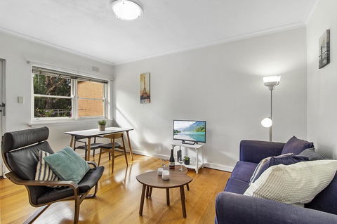 Comfy One-bedroom Unit Between City And Airport - Tourism Brisbane 0