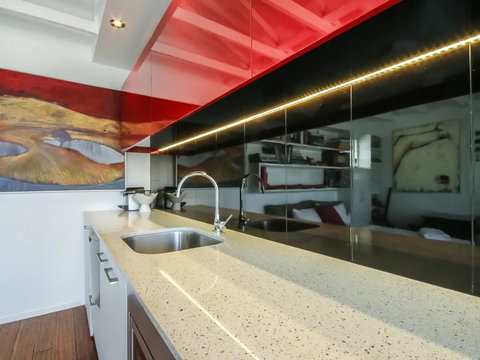 Cool Architect-Designed Studio Close To CBD - Tourism Brisbane 2