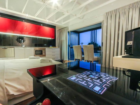 Cool Architect-Designed Studio Close To CBD - Tourism Brisbane 1