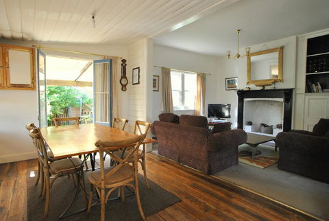 Cooma Cottage - Tourism Brisbane 1