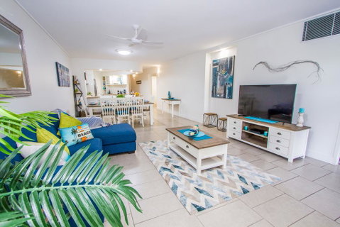 Coral Sands - Tourism Brisbane 0