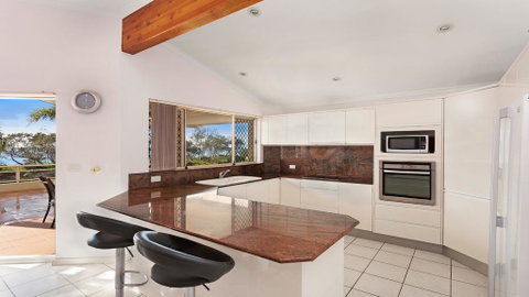 Coral Sands 3 - Pebbly Beach - Brisbane Tourism 3