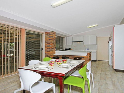 Corner Haven - Family Retreat With Outdoor Living - Brisbane Tourism 2