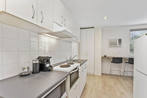 Cosy Studio Apartment Seconds From Manly Beach - Tourism Brisbane 2