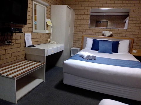 Country Home Motor Inn - Tourism Brisbane 3