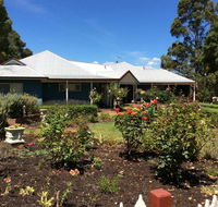 Crabapple Lane - Tourism Brisbane
