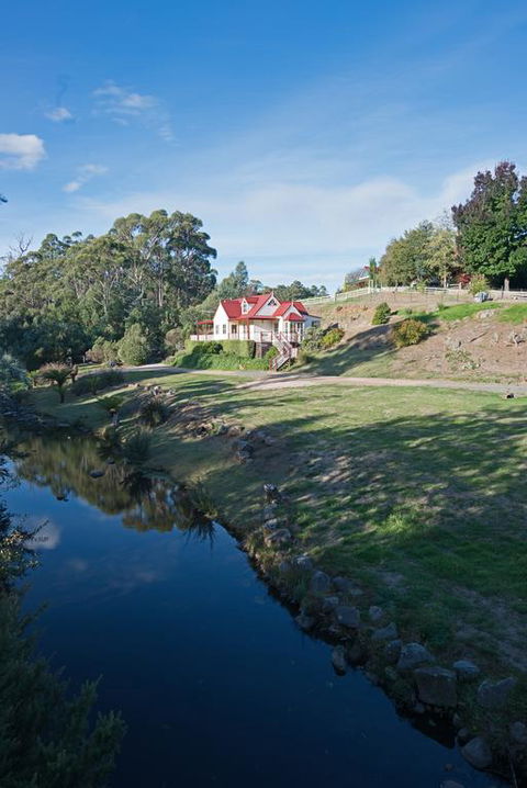 Crabtree Riverfront Cottages - Tourism Brisbane 3