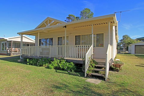 Cudmirrah Reef Cottage - Brisbane Tourism 1
