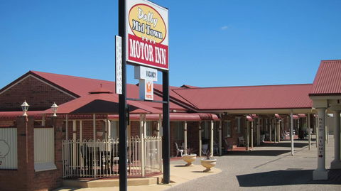 Dalby Mid Town Motor Inn - Tourism Brisbane 0