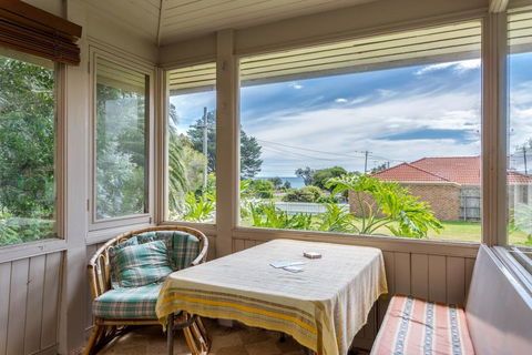 Dalmuir Homestead - Walk To Dromana Beach - Tourism Brisbane 1